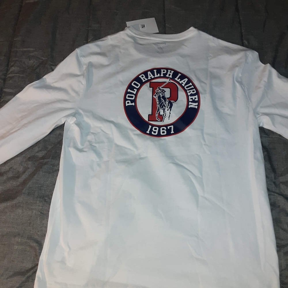 Long sleeve tee shirt